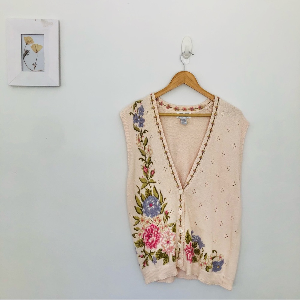 Vintage Grandmachic Floral Sweater Vest